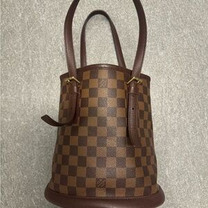 Louis Vuitton vintage Damier Ebene Marais Bucket 23 in very good condition
